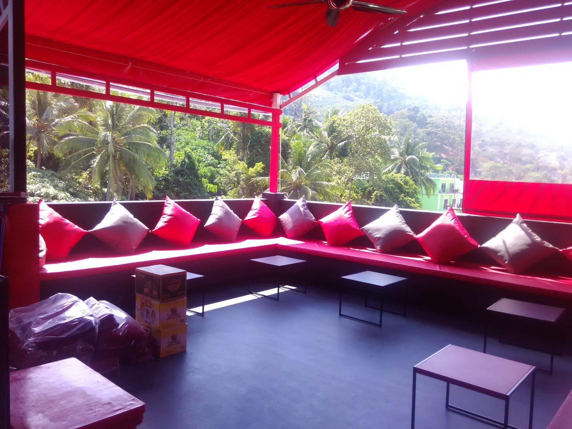 Sharaya Patong Hotel Kültér fotó