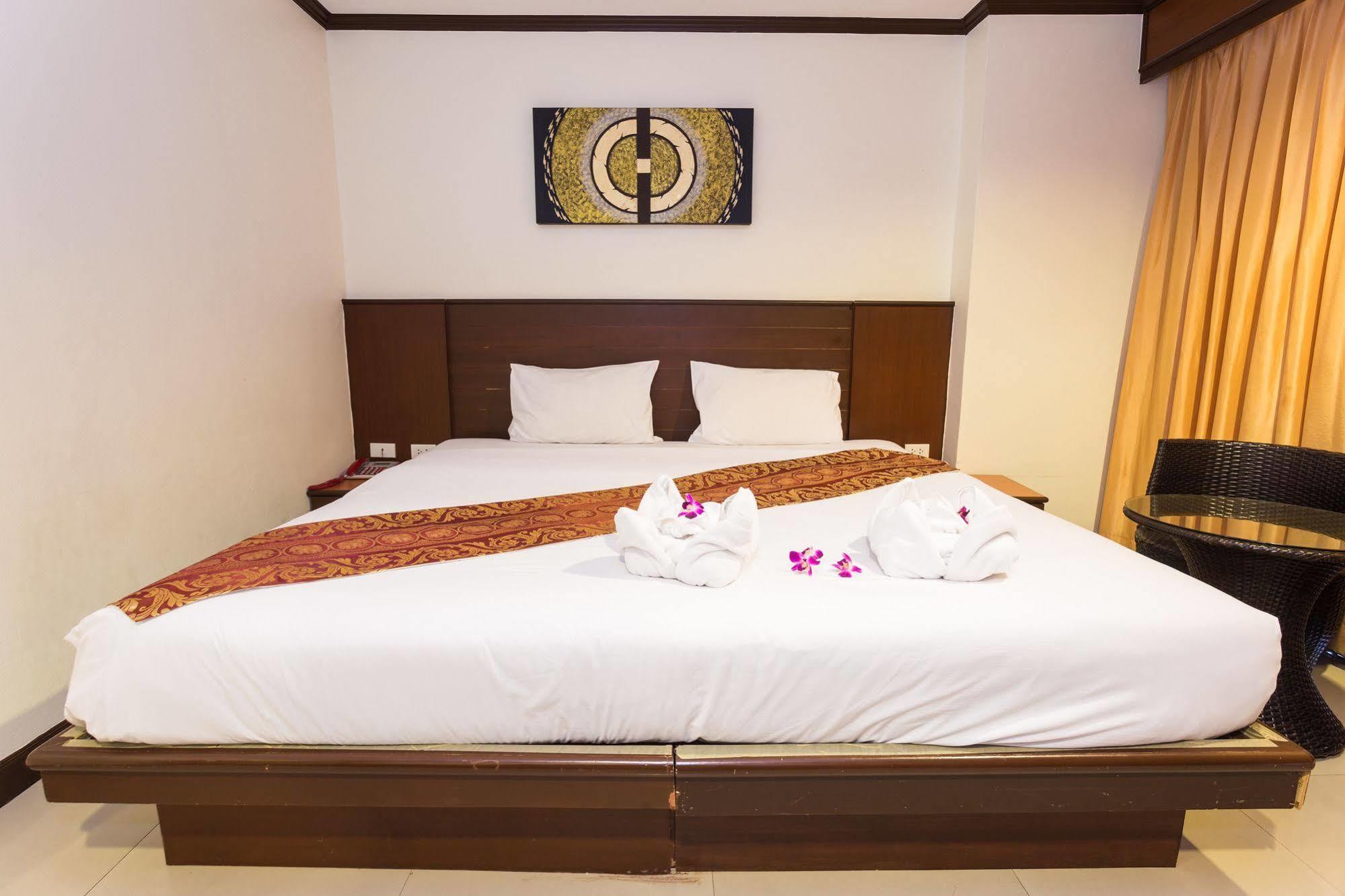 Sharaya Patong Hotel Kültér fotó