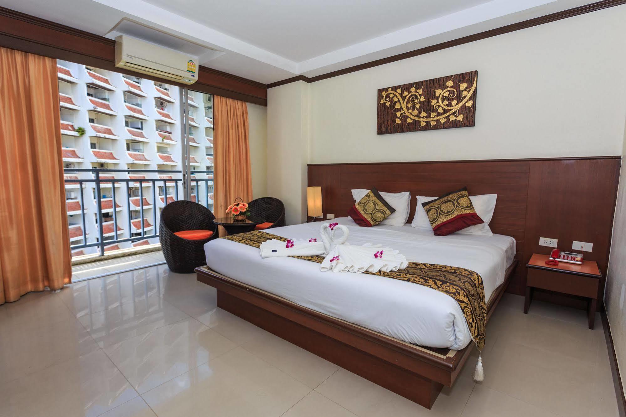 Sharaya Patong Hotel Kültér fotó