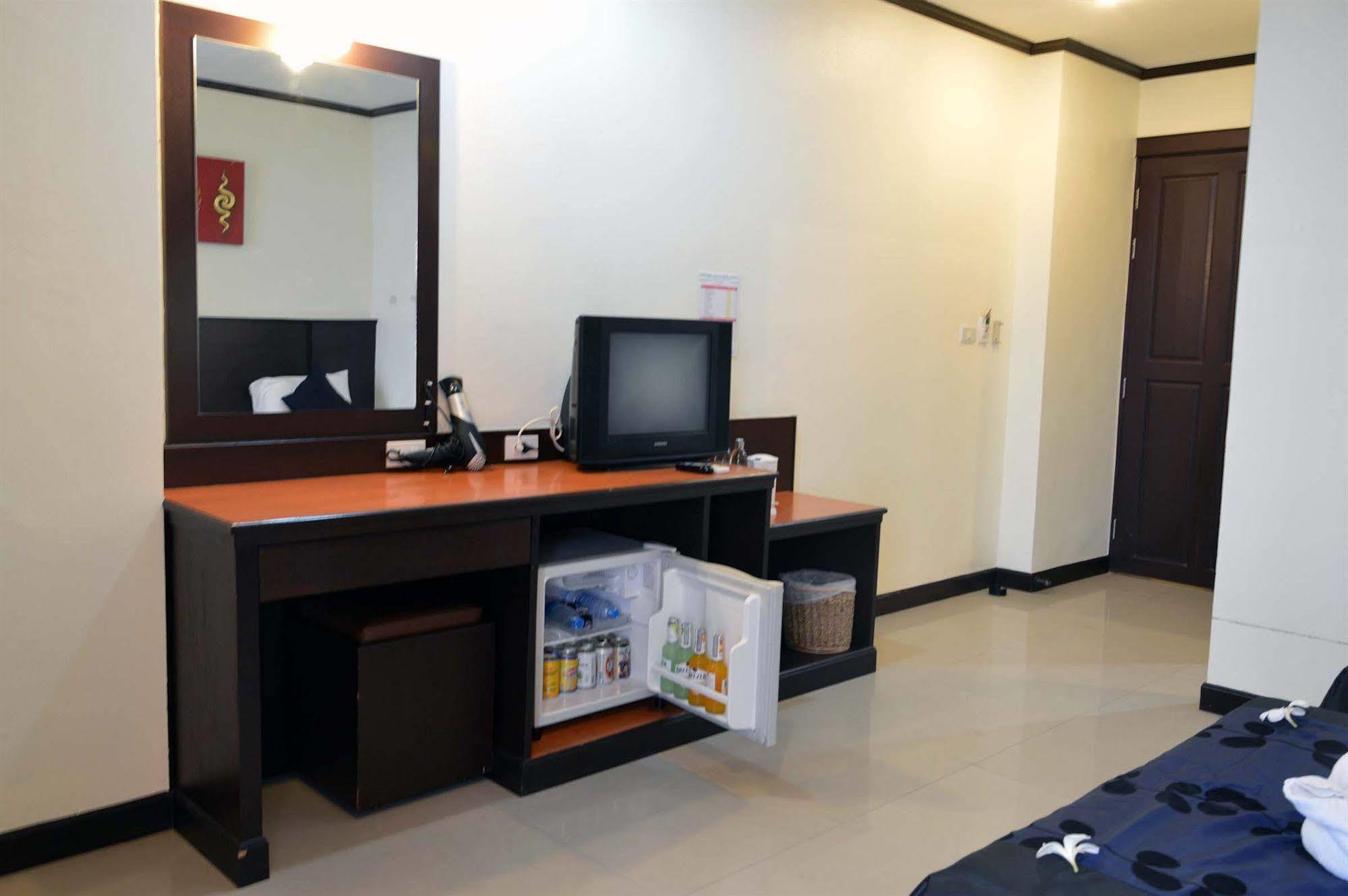 Sharaya Patong Hotel Kültér fotó