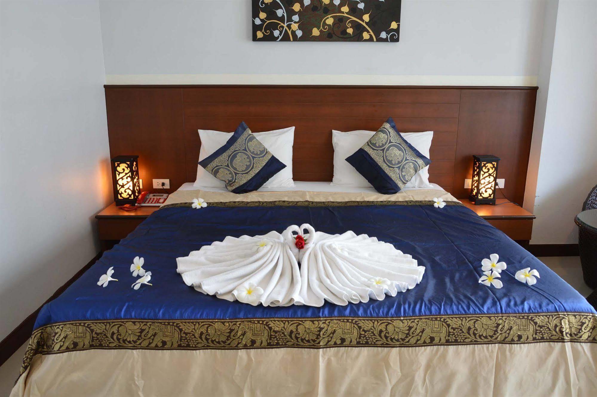 Sharaya Patong Hotel Kültér fotó