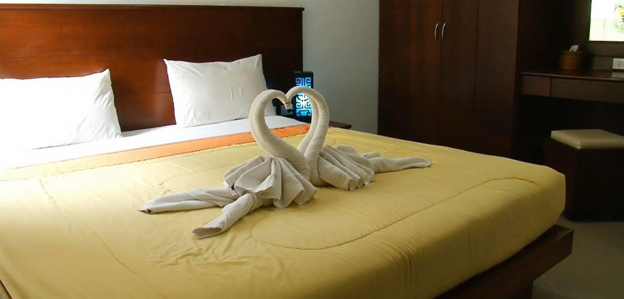 Sharaya Patong Hotel Kültér fotó